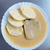 vepřová kýta na smetaně, houskové knedlíky
