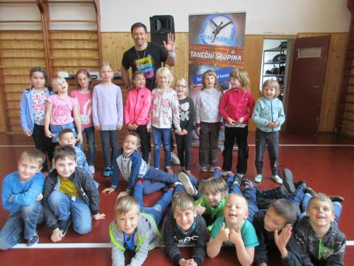 Hodina tělocviku s tancem