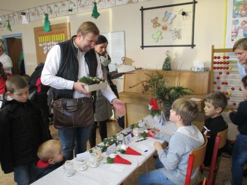 Školní vánoční trh