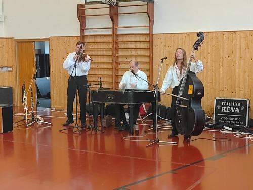 Cimbálová muzika Réva