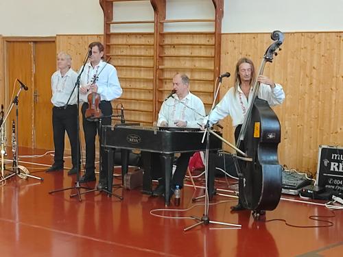 Cimbálová muzika Réva